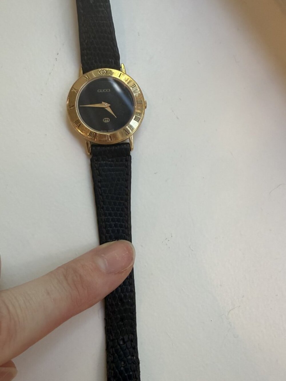 Vintage Gucci 3001L Gold Tone Black Dial Watch lizard Leather Band